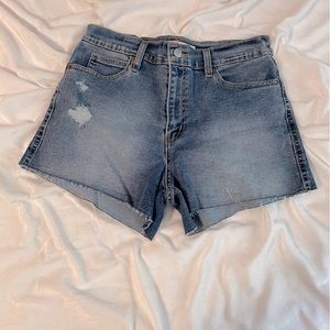 Levi shorts, never worn, size 4
